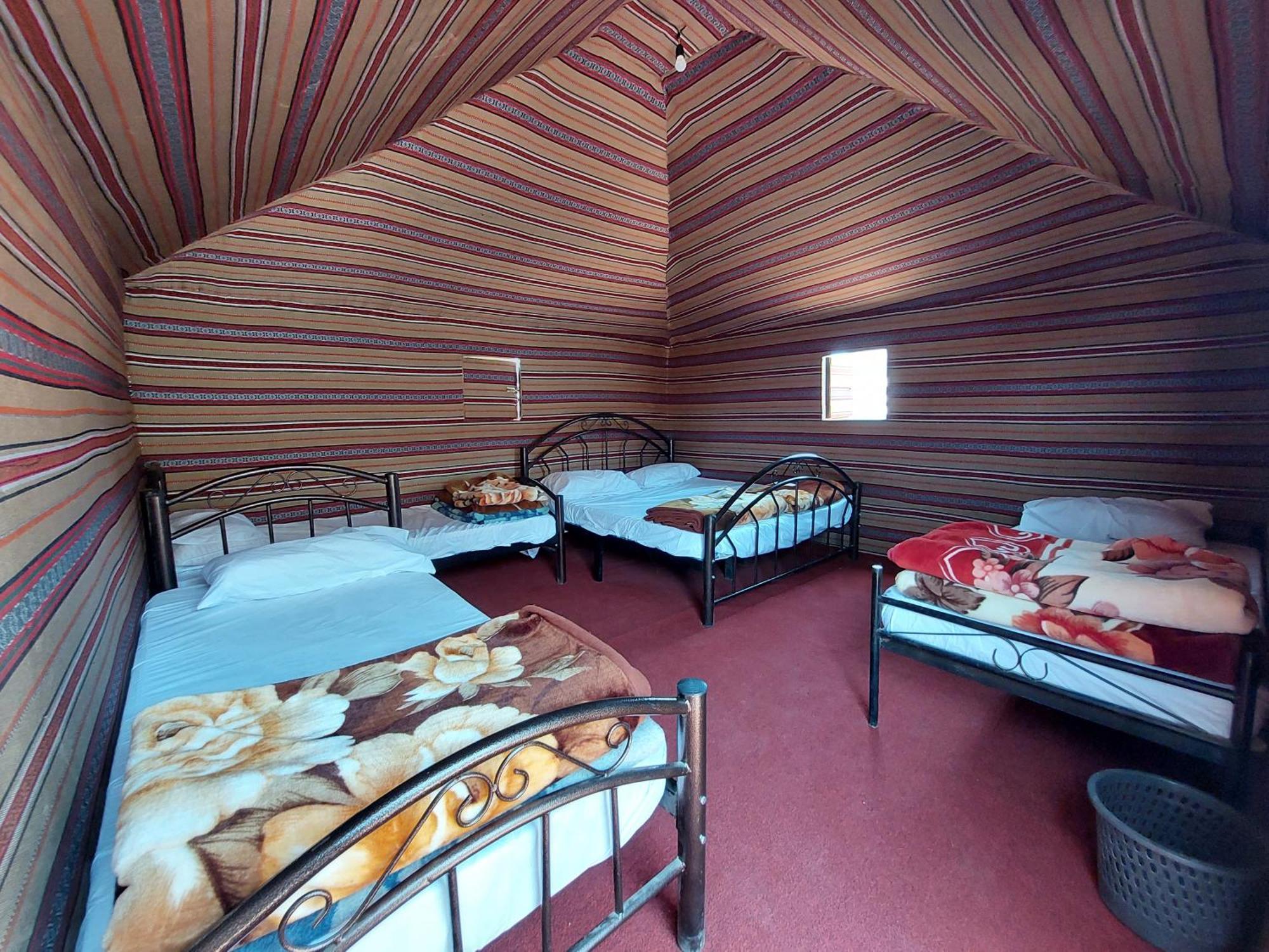 Bedouin Future Camp Hotell Wadi Rum Rom bilde